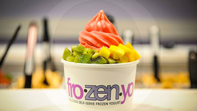 Frozenyo FroZenYo - ‘Frozen Yogurt’ con Toppings ILIMITADOS (hasta 9 oz ...